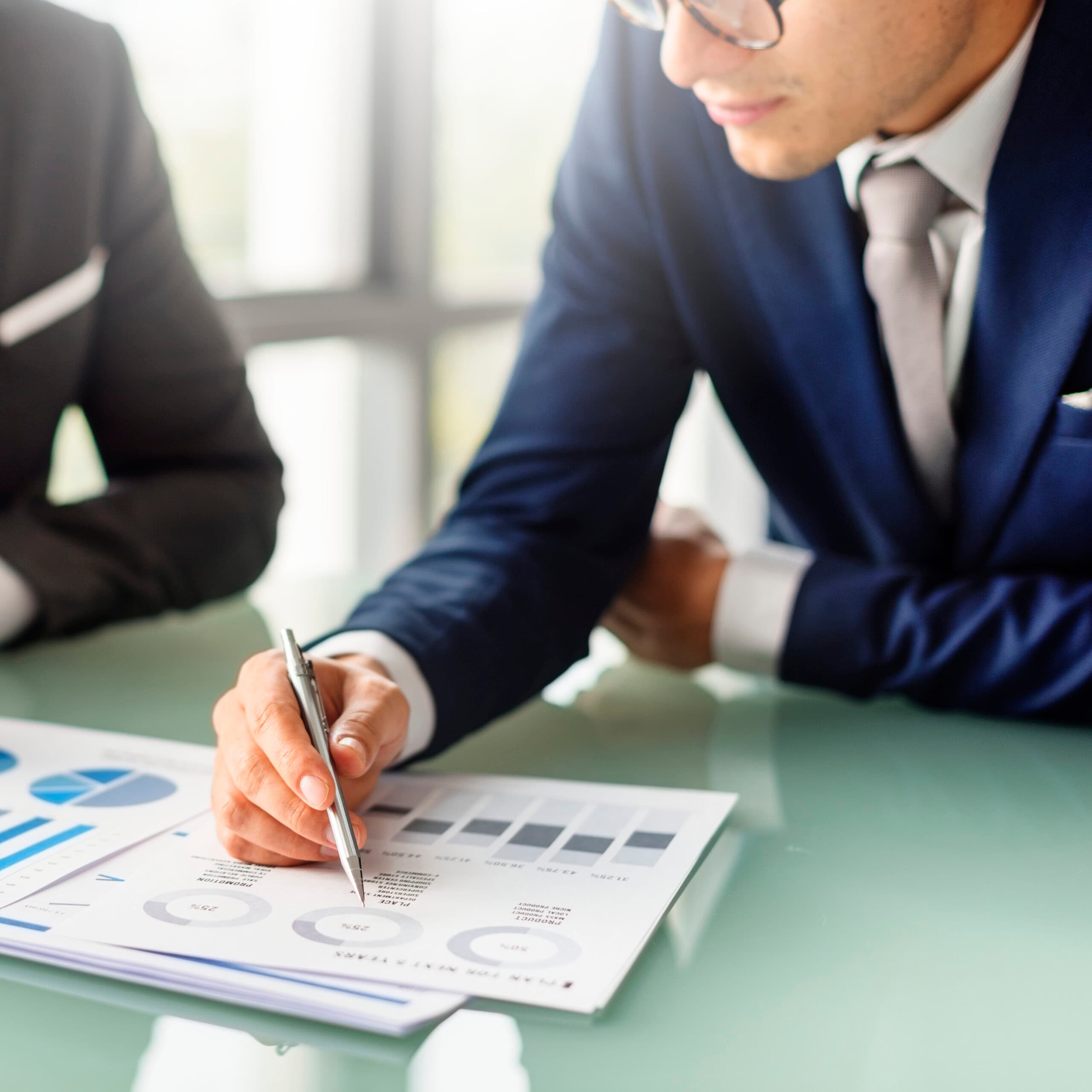 SOC 2 vs ISO 27001: Which Does Your Business Need?